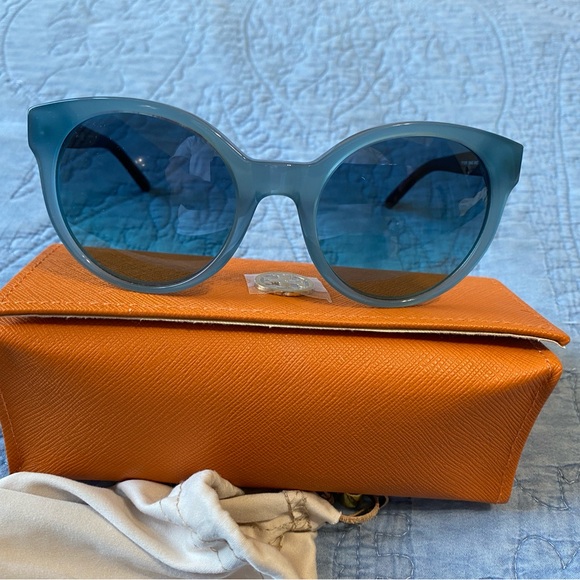 Tory Burch Sunglasses (EUC) - Picture 4 of 6